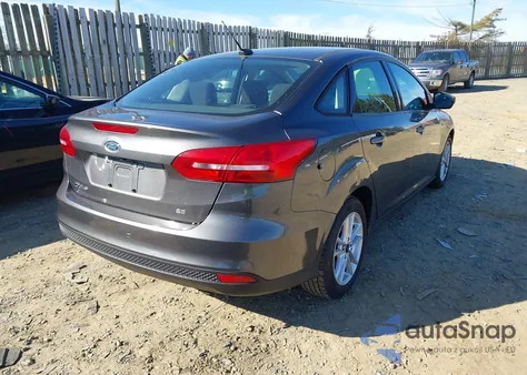 2016 Ford Focus Se z USA, uszkodzony, nr VIN 1FADP3F22GL345441